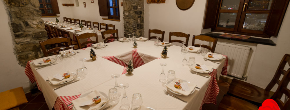 tavolata interna agriturismo du sui